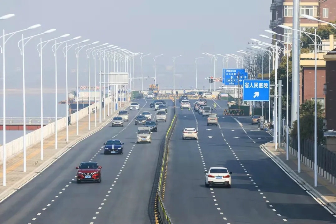 南昌城投集团“3全”事情法确保沿江中北大道（滕王阁—京九铁路）蹊径提升刷新工程（一期）提前通车