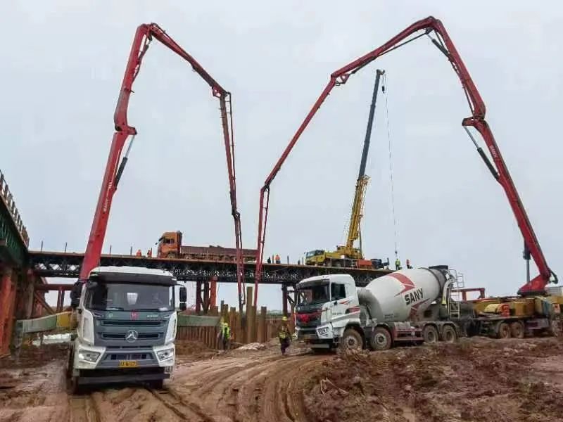 西二环高速项目东阳特大桥水中承台所有完成